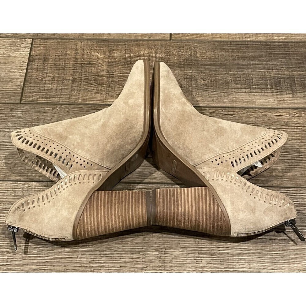 Vince Camuto Fileana French Taupe Suede Split Shaft Bootie Size 8.5 Womens EUC - Picture 9 of 15